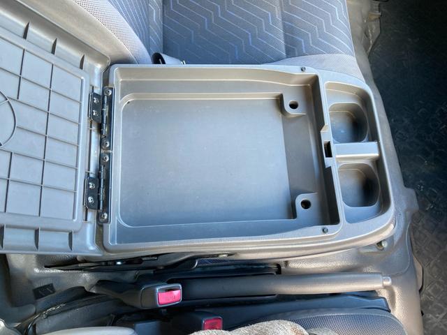 キャラバン 　８人乗り　タイヤ４本新品　ヘッドライト新品交換済（令和６年）　ナビ　ＴＶ　ＥＴＣ　運転席パワーウインドウ（53枚目）