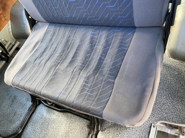 キャラバン 　８人乗り　タイヤ４本新品　ヘッドライト新品交換済（令和６年）　ナビ　ＴＶ　ＥＴＣ　運転席パワーウインドウ（59枚目）