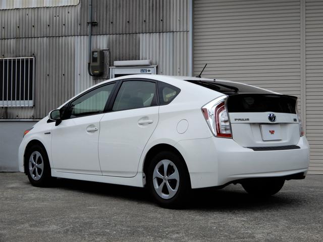 プリウス2 新車並行 CURTヒッチ 新品タイヤ(4枚目)
