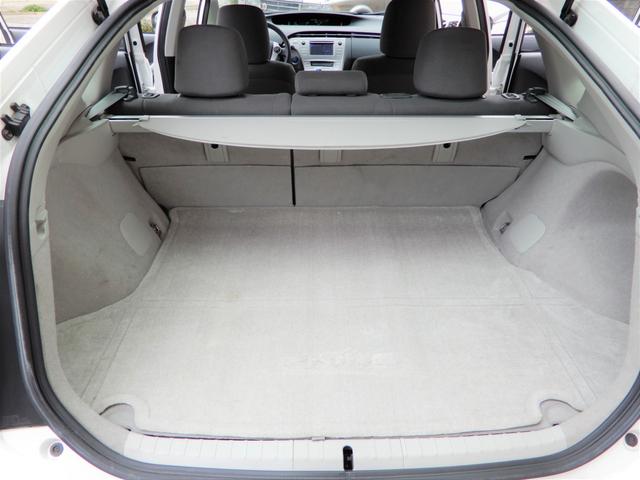 プリウス2 新車並行 CURTヒッチ 新品タイヤ(15枚目)