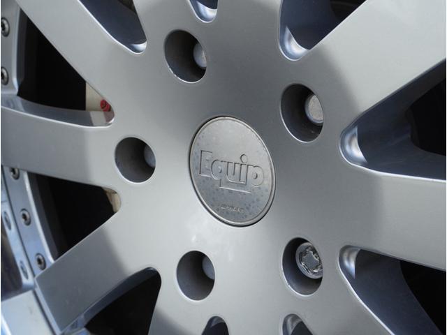 ランドクルーザー ＺＸ　黒革シート　サンルーフ　フリップダウンモニター　ドラレコ　ＥＴＣ　Ｅｑｕｉｐ２４インチアルミホイール電動シート　ナビ　全方位カメラ　シートヒーター＆エアコン　クルコン　電動リアゲート　８人乗り（17枚目）