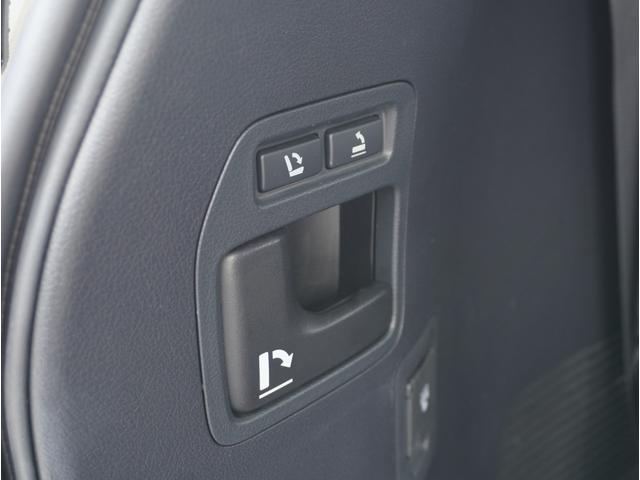 ランドクルーザー ＺＸ　黒革シート　サンルーフ　フリップダウンモニター　ドラレコ　ＥＴＣ　Ｅｑｕｉｐ２４インチアルミホイール電動シート　ナビ　全方位カメラ　シートヒーター＆エアコン　クルコン　電動リアゲート　８人乗り（32枚目）