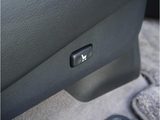 ランドクルーザー ＺＸ　黒革シート　サンルーフ　フリップダウンモニター　ドラレコ　ＥＴＣ　Ｅｑｕｉｐ２４インチアルミホイール電動シート　ナビ　全方位カメラ　シートヒーター＆エアコン　クルコン　電動リアゲート　８人乗り（38枚目）