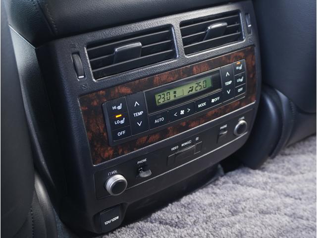 ランドクルーザー ＺＸ　黒革シート　サンルーフ　フリップダウンモニター　ドラレコ　ＥＴＣ　Ｅｑｕｉｐ２４インチアルミホイール電動シート　ナビ　全方位カメラ　シートヒーター＆エアコン　クルコン　電動リアゲート　８人乗り（39枚目）
