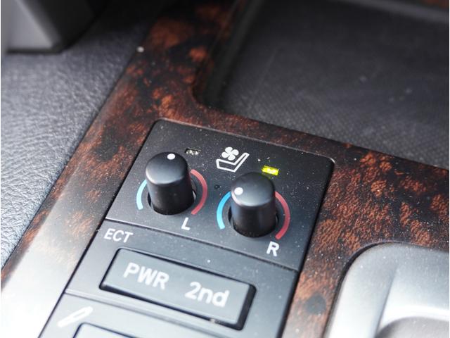 ランドクルーザー ＺＸ　黒革シート　サンルーフ　フリップダウンモニター　ドラレコ　ＥＴＣ　Ｅｑｕｉｐ２４インチアルミホイール電動シート　ナビ　全方位カメラ　シートヒーター＆エアコン　クルコン　電動リアゲート　８人乗り（65枚目）