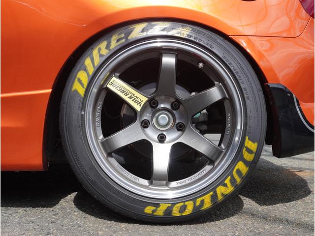 シビック タイプR フルラッピング RAYS te37SL DIREZZA z3 スパルコフルバケ 車高調 ASRサブフレーム 調整式アッパーアーム メッシュブレーキホース プロジェクトマイクロパッド 社外エアクリ(66枚目)