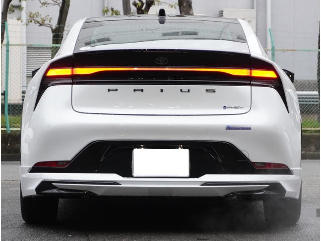プリウス Ｚ　プラグインハイブリッド　太陽光ソーラー　ＥＶ発充給電ルーフシステム　モデリスタフルエアロ＆ホイール　１２．３型ディスプレイ　全周囲カメラＤインナーミラー　ＢＳＭ　ワイヤレス充電器　パワーバックドア（12枚目）