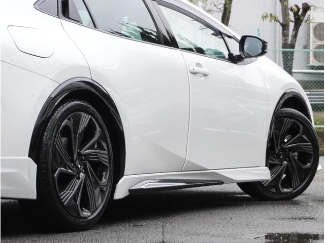 プリウス Ｚ　プラグインハイブリッド　太陽光ソーラー　ＥＶ発充給電ルーフシステム　モデリスタフルエアロ＆ホイール　１２．３型ディスプレイ　全周囲カメラＤインナーミラー　ＢＳＭ　ワイヤレス充電器　パワーバックドア（15枚目）