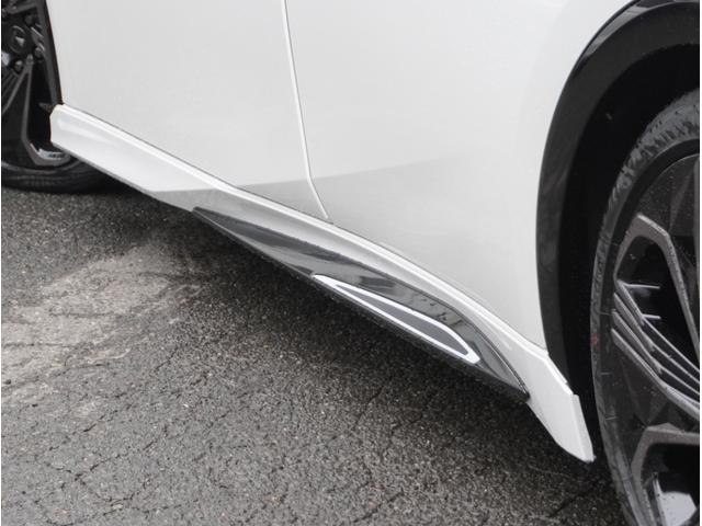 プリウス Ｚ　プラグインハイブリッド　太陽光ソーラー　ＥＶ発充給電ルーフシステム　モデリスタフルエアロ＆ホイール　１２．３型ディスプレイ　全周囲カメラＤインナーミラー　ＢＳＭ　ワイヤレス充電器　パワーバックドア（17枚目）