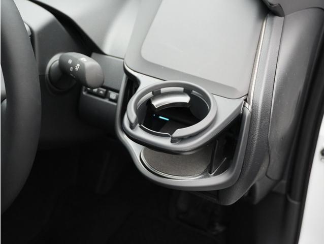 プリウス Ｚ　プラグインハイブリッド　太陽光ソーラー　ＥＶ発充給電ルーフシステム　モデリスタフルエアロ＆ホイール　１２．３型ディスプレイ　全周囲カメラＤインナーミラー　ＢＳＭ　ワイヤレス充電器　パワーバックドア（42枚目）