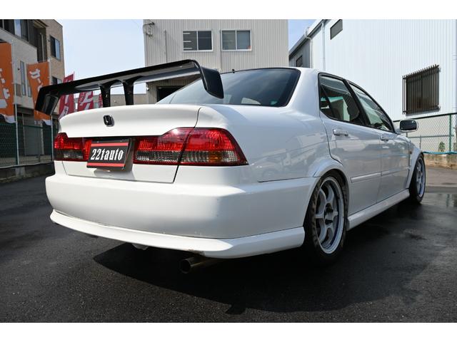 アコード ユーロＲ　ＶＴＥＣ　Ｈ２２Ａ　５速ＭＴ　ユーザー買取　ＪＴＣＣウイング　タイベル交換済　ＦＲＰボンネット　ブリッドフルバケ　エキマニ　マフラー　車高調　ＯＭＰステアリング　アドバン１７インチＡＷ（9枚目）