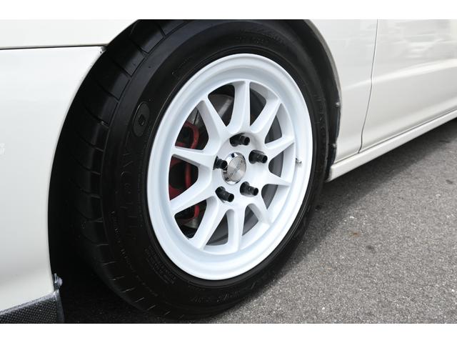 インテグラ タイプＲ　ＶＴＥＣ　Ｂ１８Ｃ　５ＭＴ　フル内装・エアコン・パワステ付　ヘッドカバー交換　車高調　ＬＳＤ　ゼロファイター１５インチＡＷ・マフラー　カーボンボンネット・リップ　クスコＧＴウイング　ＢＴナビ　Ｂカメラ（7枚目）