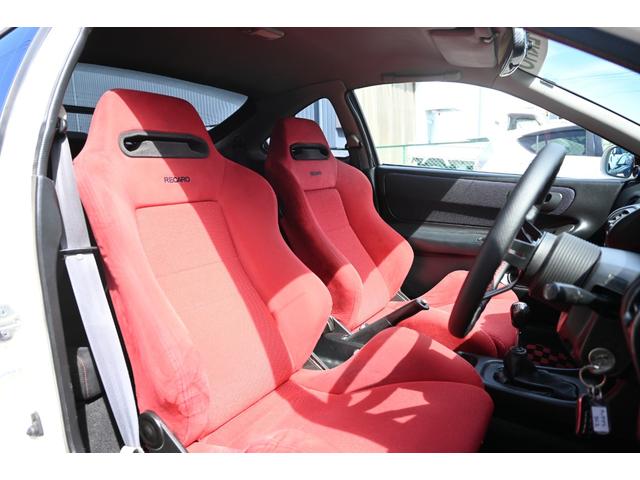 インテグラ タイプＲ　ＶＴＥＣ　Ｂ１８Ｃ　５ＭＴ　フル内装・エアコン・パワステ付　ヘッドカバー交換　車高調　ＬＳＤ　ゼロファイター１５インチＡＷ・マフラー　カーボンボンネット・リップ　クスコＧＴウイング　ＢＴナビ　Ｂカメラ（16枚目）