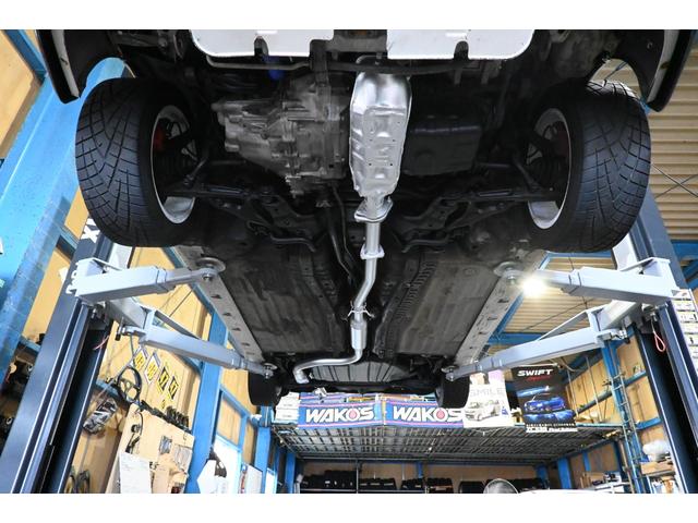 インテグラ タイプＲ　ＶＴＥＣ　Ｂ１８Ｃ　５ＭＴ　フル内装・エアコン・パワステ付　ヘッドカバー交換　車高調　ＬＳＤ　ゼロファイター１５インチＡＷ・マフラー　カーボンボンネット・リップ　クスコＧＴウイング　ＢＴナビ　Ｂカメラ（24枚目）