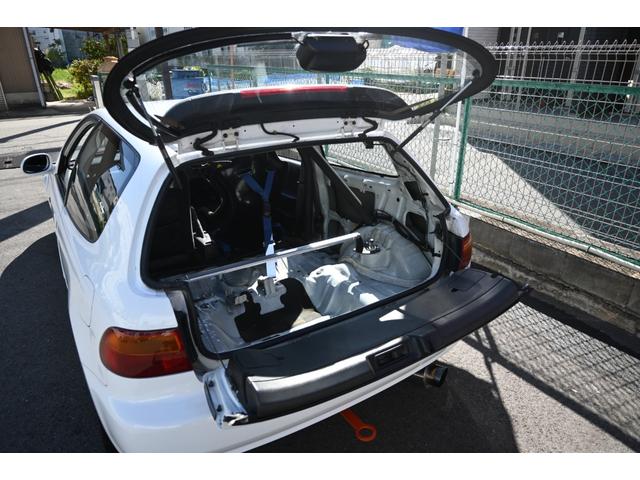 シビック ＳｉＲ　ＶＴＥＣ　Ｂ１６Ａ　５ＭＴ　２名公認　新品ＲＧ車高調　エンケイ１５インチＡＷ　３点式ロールケージ　ＬＳＤ　無限ヘッドカバー　零１０００チャンバー　全面ラジエター　フジツボエキマニ　５ＺＩＧＥＮマフラー（33枚目）