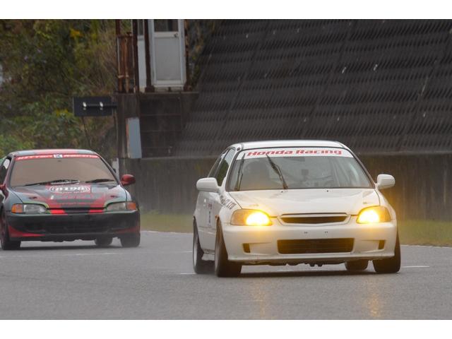 シビック SiR ホンダワンメイクレース サーキットフェスタ2025 テンロク ラジアルクラス チャンピオンカー 書類あり レースカーだけど車検取得できる仕様なんです。(3枚目)