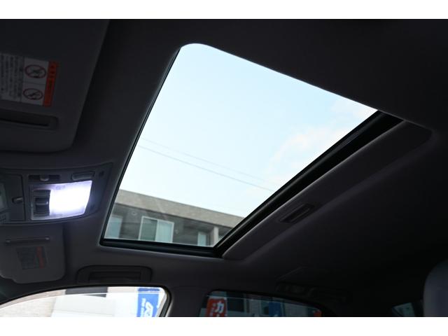 セルシオ ｅＲ仕様　Ｂ仕様　３０後期　カールソン２０インチＡＷ　新品タイヤ４本　車高調　サンルーフ　黒革パワーシート　レクサス赤全塗装済　キーレスキー　ＥＴＣ　純正ナビ　シートヒーター・クーラー　クルーズコントロール（31枚目）