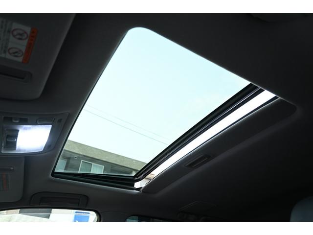 セルシオ ｅＲ仕様　Ｂ仕様　３０後期　カールソン２０インチＡＷ　新品タイヤ４本　車高調　サンルーフ　黒革パワーシート　レクサス赤全塗装済　キーレスキー　ＥＴＣ　純正ナビ　シートヒーター・クーラー　クルーズコントロール（32枚目）