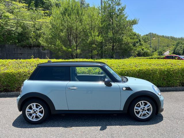 ＭＩＮＩ ワン　アイスブルー　ブラックルーフ　プッシュスタート　純正ＣＤプレイアー　キーレス　ＥＴＣ　１５インチ純正アルミホイール　禁煙車（15枚目）