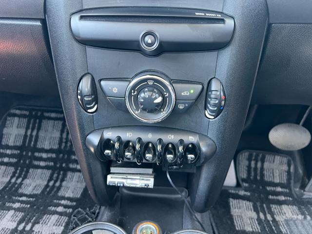ＭＩＮＩ ワン　アイスブルー　ブラックルーフ　プッシュスタート　純正ＣＤプレイアー　キーレス　ＥＴＣ　１５インチ純正アルミホイール　禁煙車（36枚目）