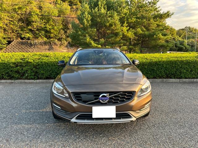 Ｖ６０ クロスカントリー　Ｔ５　ＡＷＤ　ＳＥ　パドルシフト　革シート　純正ＨＤＤナビ　ＴＶ　Ｂｌｕｅｔｏｏｔｈ　シートヒータ　電動シート　バックカメラ　キーレス　ＥＴＣ　１８インチ純正アルミ　オートクルーズコントロール　禁煙車（5枚目）