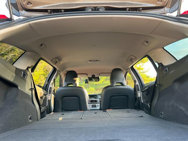 Ｖ６０ クロスカントリー　Ｔ５　ＡＷＤ　ＳＥ　パドルシフト　革シート　純正ＨＤＤナビ　ＴＶ　Ｂｌｕｅｔｏｏｔｈ　シートヒータ　電動シート　バックカメラ　キーレス　ＥＴＣ　１８インチ純正アルミ　オートクルーズコントロール　禁煙車（34枚目）