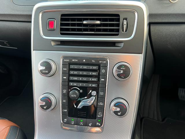 Ｖ６０ クロスカントリー　Ｔ５　ＡＷＤ　ＳＥ　パドルシフト　革シート　純正ＨＤＤナビ　ＴＶ　Ｂｌｕｅｔｏｏｔｈ　シートヒータ　電動シート　バックカメラ　キーレス　ＥＴＣ　１８インチ純正アルミ　オートクルーズコントロール　禁煙車（39枚目）