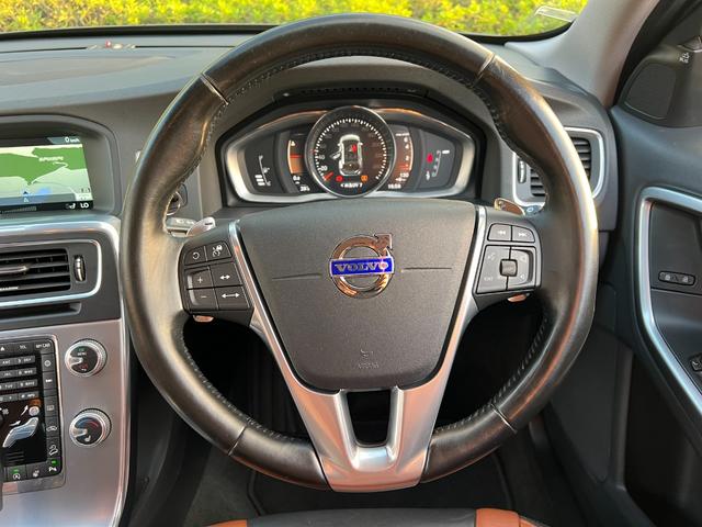 Ｖ６０ クロスカントリー　Ｔ５　ＡＷＤ　ＳＥ　パドルシフト　革シート　純正ＨＤＤナビ　ＴＶ　Ｂｌｕｅｔｏｏｔｈ　シートヒータ　電動シート　バックカメラ　キーレス　ＥＴＣ　１８インチ純正アルミ　オートクルーズコントロール　禁煙車（40枚目）