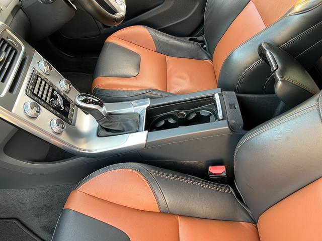 Ｖ６０ クロスカントリー　Ｔ５　ＡＷＤ　ＳＥ　パドルシフト　革シート　純正ＨＤＤナビ　ＴＶ　Ｂｌｕｅｔｏｏｔｈ　シートヒータ　電動シート　バックカメラ　キーレス　ＥＴＣ　１８インチ純正アルミ　オートクルーズコントロール　禁煙車（53枚目）