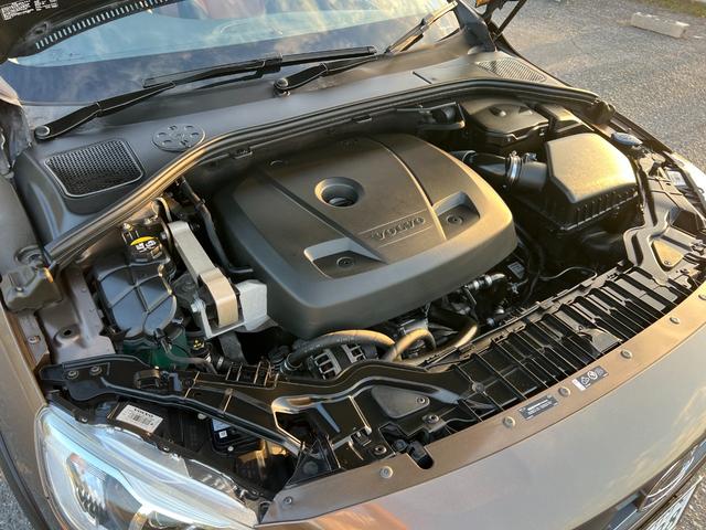 Ｖ６０ クロスカントリー　Ｔ５　ＡＷＤ　ＳＥ　パドルシフト　革シート　純正ＨＤＤナビ　ＴＶ　Ｂｌｕｅｔｏｏｔｈ　シートヒータ　電動シート　バックカメラ　キーレス　ＥＴＣ　１８インチ純正アルミ　オートクルーズコントロール　禁煙車（62枚目）
