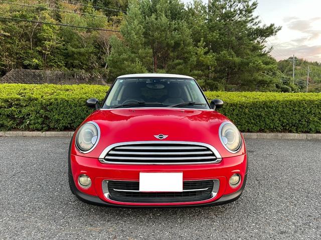 ＭＩＮＩ クーパー　プッシュスタート　社外ナビ　ＴＶ　バックカメラ　Ｂｌｕｅｔｏｏｔｈ　ドライブレコーダー　革巻きステアリング　オートエアコン　ＥＴＣ　社外マフラー　社外Ｒスポイラー　社外１７インチアルミホイール（5枚目）