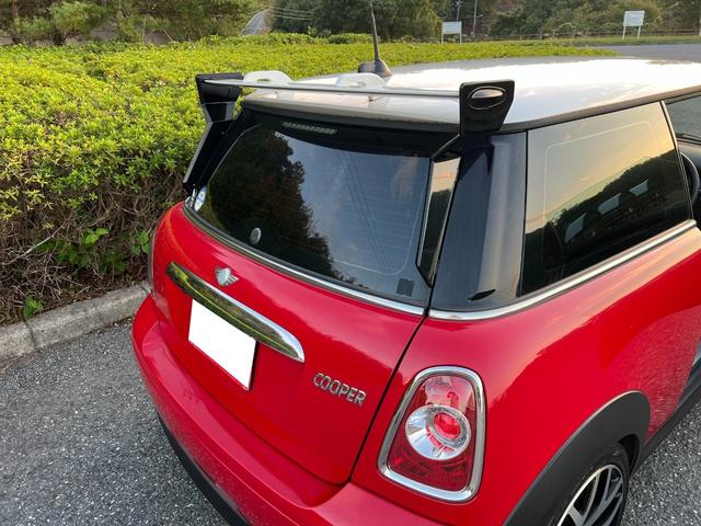 ＭＩＮＩ クーパー　プッシュスタート　社外ナビ　ＴＶ　バックカメラ　Ｂｌｕｅｔｏｏｔｈ　ドライブレコーダー　革巻きステアリング　オートエアコン　ＥＴＣ　社外マフラー　社外Ｒスポイラー　社外１７インチアルミホイール（23枚目）
