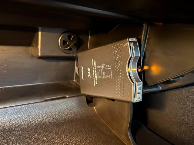 ＭＩＮＩ クーパー　プッシュスタート　社外ナビ　ＴＶ　バックカメラ　Ｂｌｕｅｔｏｏｔｈ　ドライブレコーダー　革巻きステアリング　オートエアコン　ＥＴＣ　社外マフラー　社外Ｒスポイラー　社外１７インチアルミホイール（44枚目）