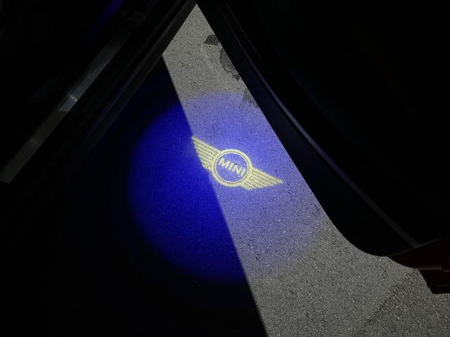 ＭＩＮＩ クーパー　プッシュスタート　社外ナビ　ＴＶ　バックカメラ　Ｂｌｕｅｔｏｏｔｈ　ドライブレコーダー　革巻きステアリング　オートエアコン　ＥＴＣ　社外マフラー　社外Ｒスポイラー　社外１７インチアルミホイール（49枚目）