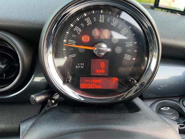 ＭＩＮＩ クーパー　プッシュスタート　社外ナビ　ＴＶ　バックカメラ　Ｂｌｕｅｔｏｏｔｈ　ドライブレコーダー　革巻きステアリング　オートエアコン　ＥＴＣ　社外マフラー　社外Ｒスポイラー　社外１７インチアルミホイール（54枚目）