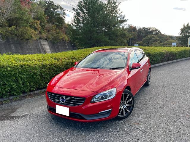 V60 T5 ラグジュアリーエディション サンルーフ 8速AT(アイシン)パドルシフト 白本革シート シートヒータ 電動シート 革巻きステアリング HDDナビ TV Bluetooth付 バックカメラ ETC 18インチ純正アルミホイール(2枚目)
