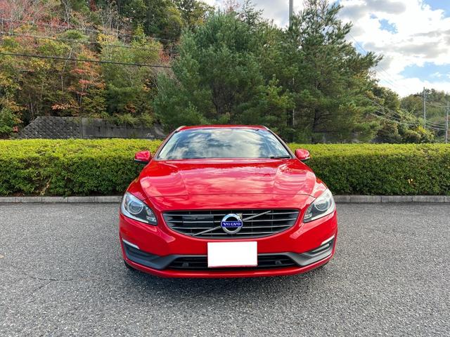 V60 T5 ラグジュアリーエディション サンルーフ 8速AT(アイシン)パドルシフト 白本革シート シートヒータ 電動シート 革巻きステアリング HDDナビ TV Bluetooth付 バックカメラ ETC 18インチ純正アルミホイール(6枚目)