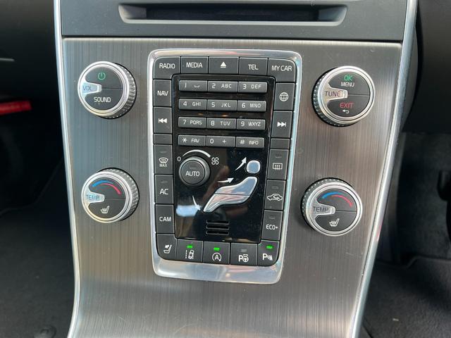 V60 T5 ラグジュアリーエディション サンルーフ 8速AT(アイシン)パドルシフト 白本革シート シートヒータ 電動シート 革巻きステアリング HDDナビ TV Bluetooth付 バックカメラ ETC 18インチ純正アルミホイール(35枚目)