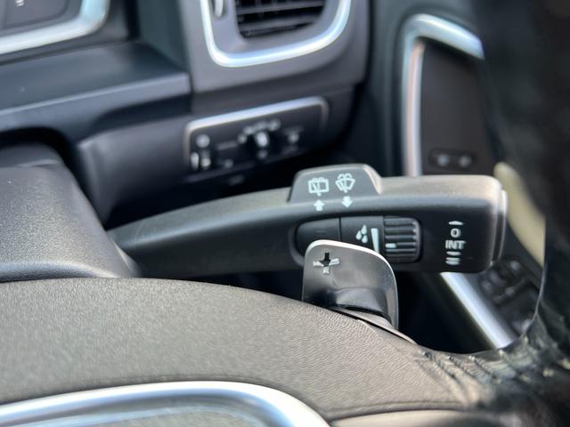 V60 T5 ラグジュアリーエディション サンルーフ 8速AT(アイシン)パドルシフト 白本革シート シートヒータ 電動シート 革巻きステアリング HDDナビ TV Bluetooth付 バックカメラ ETC 18インチ純正アルミホイール(42枚目)