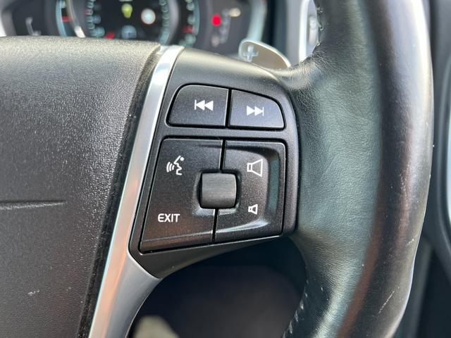 V60 T5 ラグジュアリーエディション サンルーフ 8速AT(アイシン)パドルシフト 白本革シート シートヒータ 電動シート 革巻きステアリング HDDナビ TV Bluetooth付 バックカメラ ETC 18インチ純正アルミホイール(44枚目)