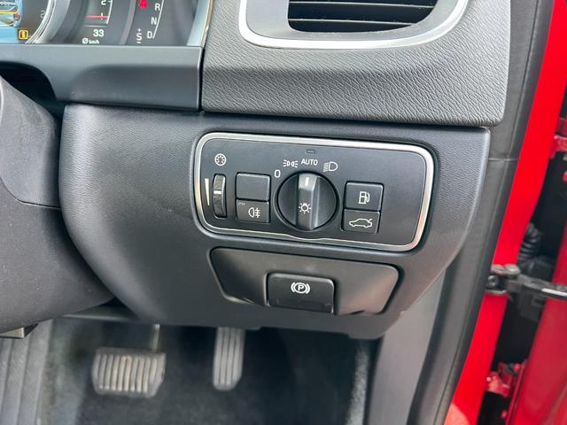 V60 T5 ラグジュアリーエディション サンルーフ 8速AT(アイシン)パドルシフト 白本革シート シートヒータ 電動シート 革巻きステアリング HDDナビ TV Bluetooth付 バックカメラ ETC 18インチ純正アルミホイール(45枚目)