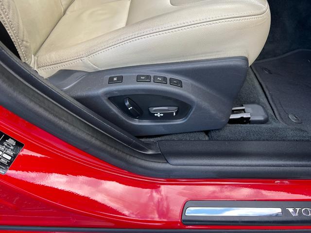 V60 T5 ラグジュアリーエディション サンルーフ 8速AT(アイシン)パドルシフト 白本革シート シートヒータ 電動シート 革巻きステアリング HDDナビ TV Bluetooth付 バックカメラ ETC 18インチ純正アルミホイール(48枚目)