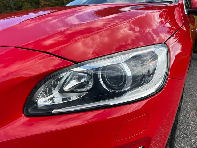 V60 T5 ラグジュアリーエディション サンルーフ 8速AT(アイシン)パドルシフト 白本革シート シートヒータ 電動シート 革巻きステアリング HDDナビ TV Bluetooth付 バックカメラ ETC 18インチ純正アルミホイール(55枚目)