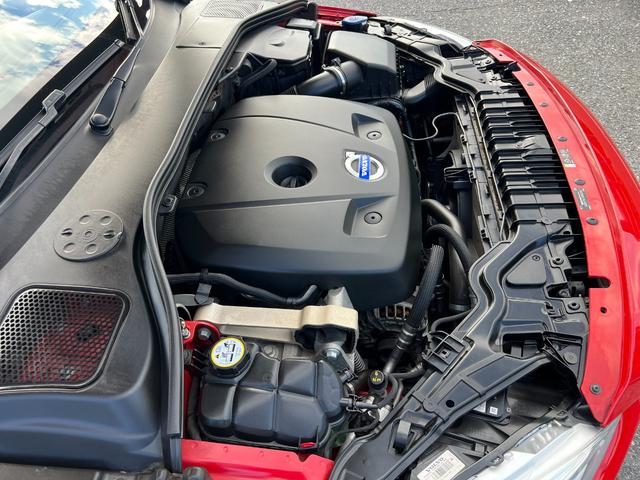 V60 T5 ラグジュアリーエディション サンルーフ 8速AT(アイシン)パドルシフト 白本革シート シートヒータ 電動シート 革巻きステアリング HDDナビ TV Bluetooth付 バックカメラ ETC 18インチ純正アルミホイール(59枚目)