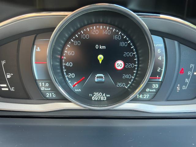 V60 T5 ラグジュアリーエディション サンルーフ 8速AT(アイシン)パドルシフト 白本革シート シートヒータ 電動シート 革巻きステアリング HDDナビ TV Bluetooth付 バックカメラ ETC 18インチ純正アルミホイール(62枚目)