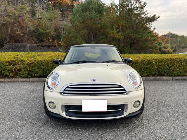 ＭＩＮＩ クーパー　プッシュスタート　ブラックルーフツートン　純正ＣＤプレイアー　オートエアコン　キーレス　ドライブレコーダー　黒色１７インチ純正アルミホイール　禁煙車（5枚目）