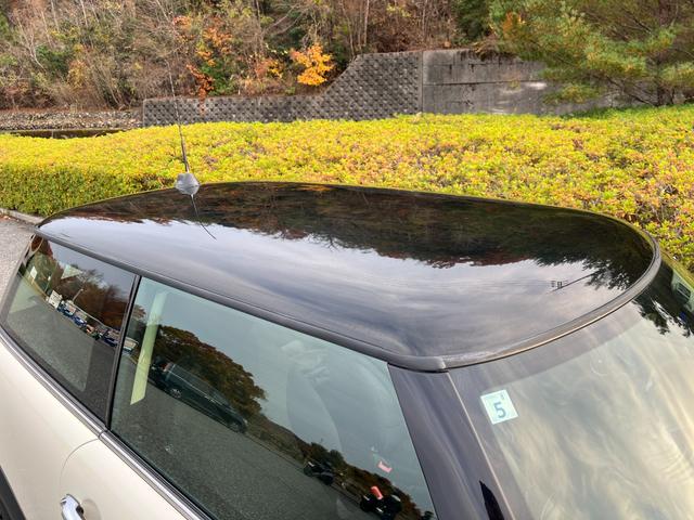 ＭＩＮＩ クーパー　プッシュスタート　ブラックルーフツートン　純正ＣＤプレイアー　オートエアコン　キーレス　ドライブレコーダー　黒色１７インチ純正アルミホイール　禁煙車（22枚目）