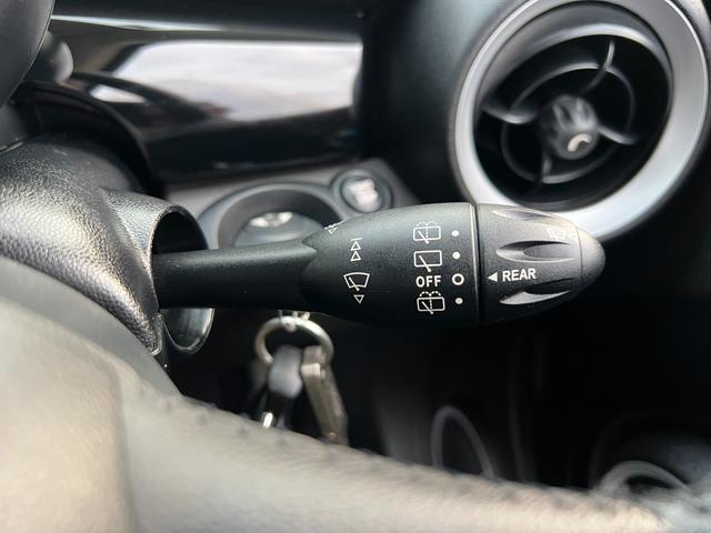 ＭＩＮＩ クーパー　プッシュスタート　ブラックルーフツートン　純正ＣＤプレイアー　オートエアコン　キーレス　ドライブレコーダー　黒色１７インチ純正アルミホイール　禁煙車（35枚目）