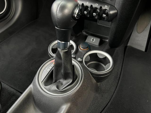 ＭＩＮＩ クーパー　プッシュスタート　ブラックルーフツートン　純正ＣＤプレイアー　オートエアコン　キーレス　ドライブレコーダー　黒色１７インチ純正アルミホイール　禁煙車（36枚目）