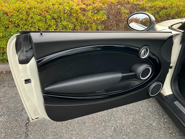 ＭＩＮＩ クーパー　プッシュスタート　ブラックルーフツートン　純正ＣＤプレイアー　オートエアコン　キーレス　ドライブレコーダー　黒色１７インチ純正アルミホイール　禁煙車（41枚目）